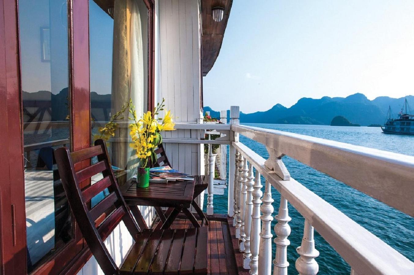 Royal Palace Cruise Ха Лонг Екстериор снимка