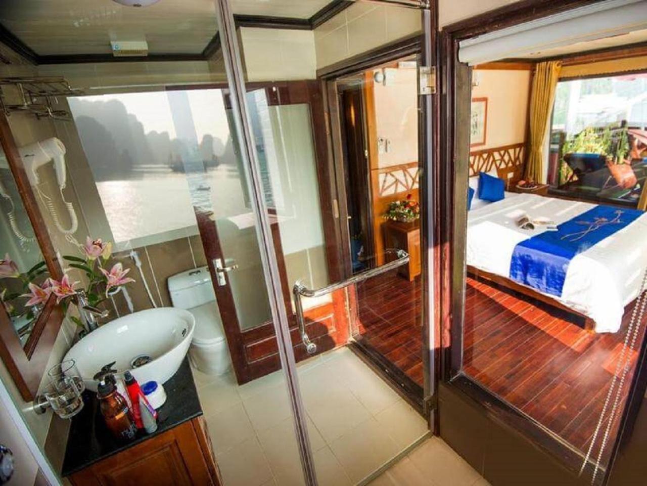 Royal Palace Cruise Ха Лонг Екстериор снимка