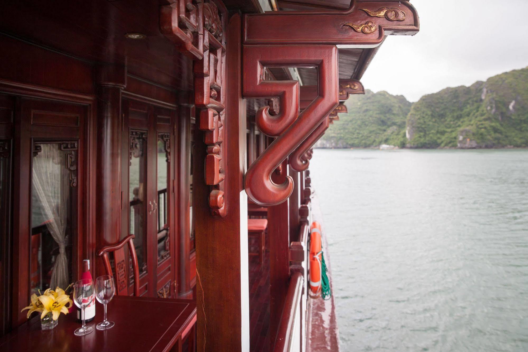 Royal Palace Cruise Ха Лонг Екстериор снимка